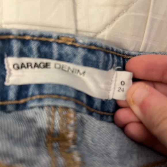 Blue jeans cargo from garage - Picture 3 of 3